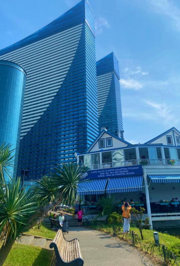 Batumi Beach Side&Sea View Aparthotel Exterior foto